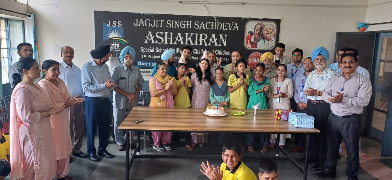 Prem Vishwas celebrated his wife's birthday with special children.